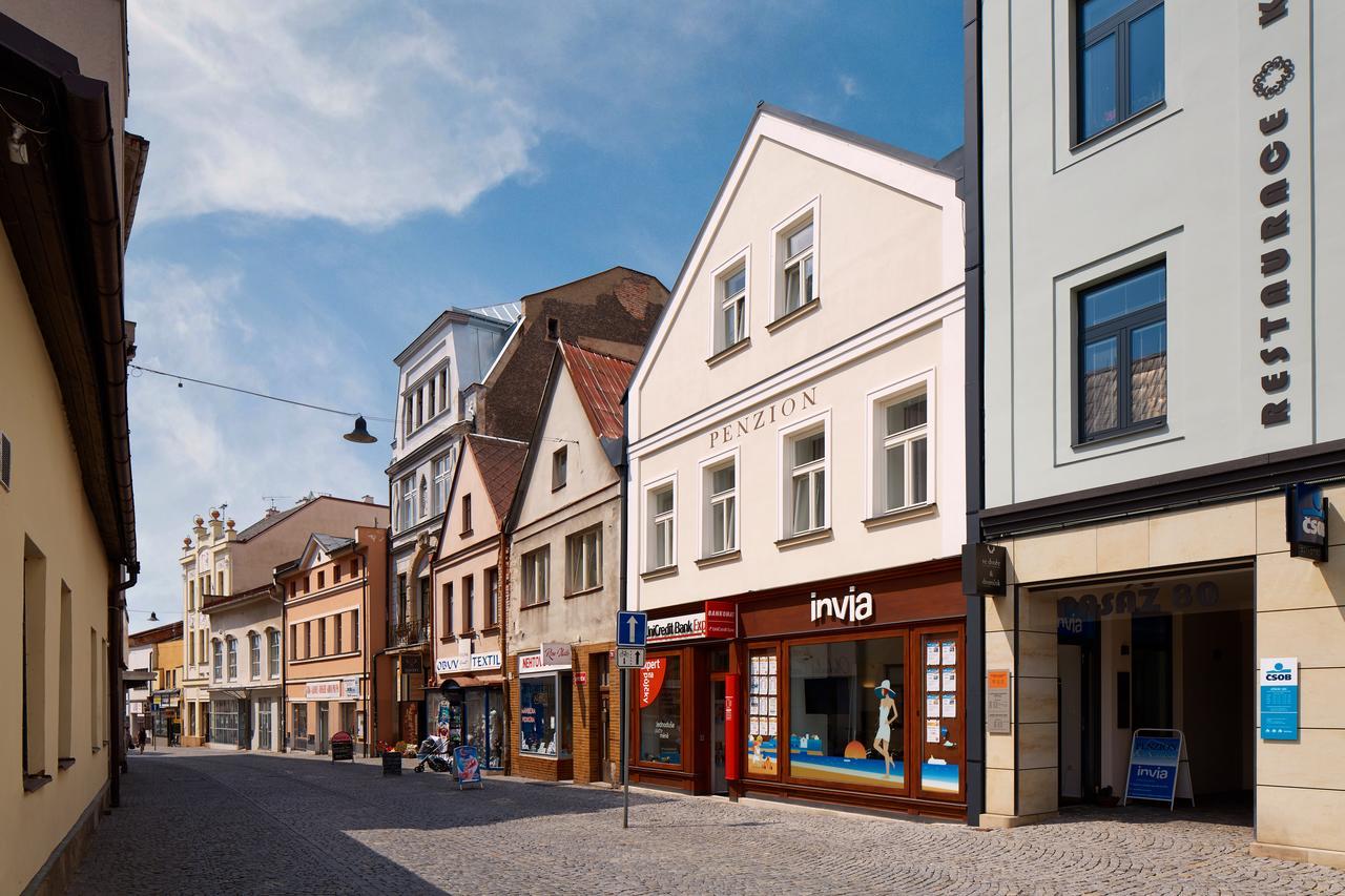 Penzion Na Namesti Двур-Кралове-над-Лабем Экстерьер фото
